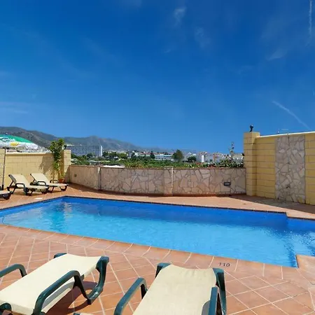 Sleeps 6 Pool Air Con Wifi Nerja