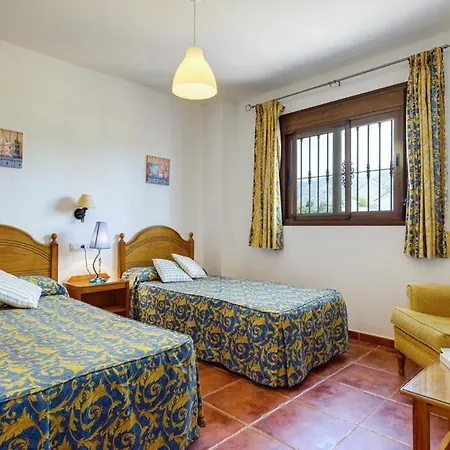 Sleeps 6 Pool Air Con Wifi *